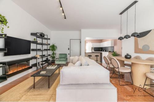 Luxury Flat w/2Bath - Private Parking @Pasalimani