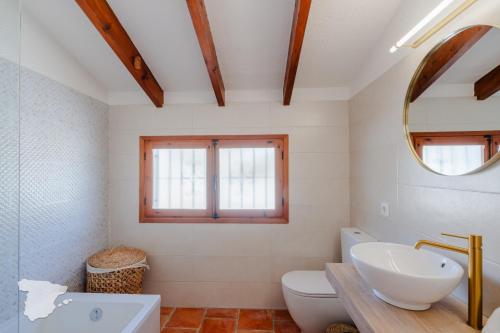 Ένα μπάνιο στο Villa Solmar