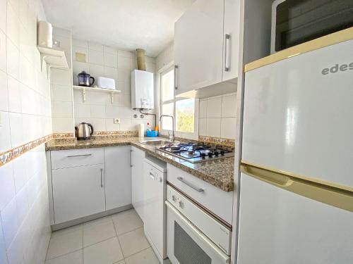 Santa Barbara B Beach front with terrace, sea view in and garage in Conil
