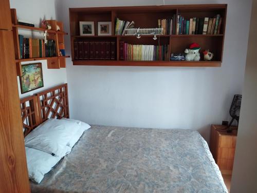 Ein Bett oder Betten in einem Zimmer der Unterkunft Asprovalta Beach Apartment