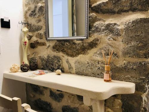 Sofia’s Cozy Traditional Studio Downtown
