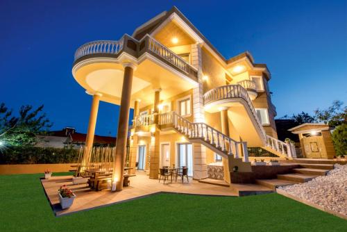 Angels View Apartments