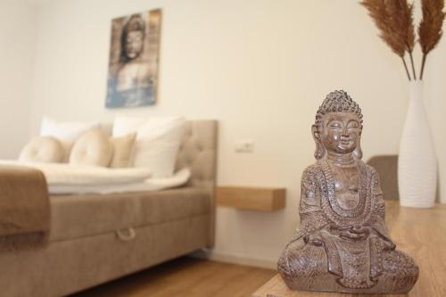 Χώρος καθιστικού στο Großes Apartment mit Küche, Dusche, Badewanne, Balkon, Parkplatz vor dem Haus, ruhig gelegen, ADA4