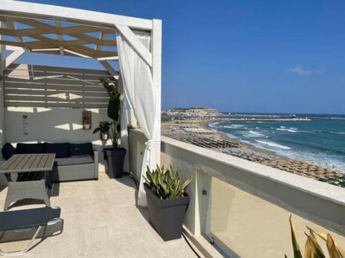 Nathalie's Beachfront Apartment