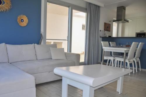 Η κουζίνα ή μικρή κουζίνα στο Lavender Residence