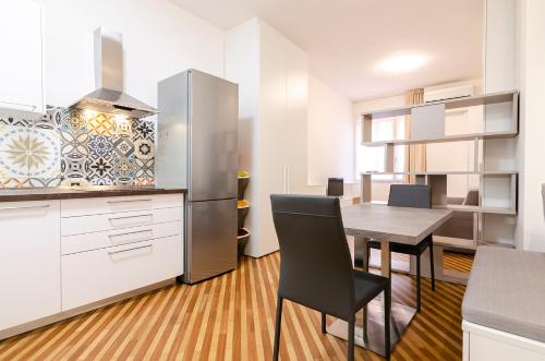 UGO BASSI LUX apartment photo 17