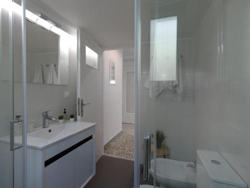 Stylish Sanctuary, Pangrati Gem Refurbished