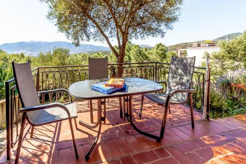 Grifeu 08 - Apartamento con terraza exterior