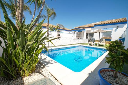 VILLA YUCA CON PISCINA PRIVADA en CONIL DE LA FRONTERA