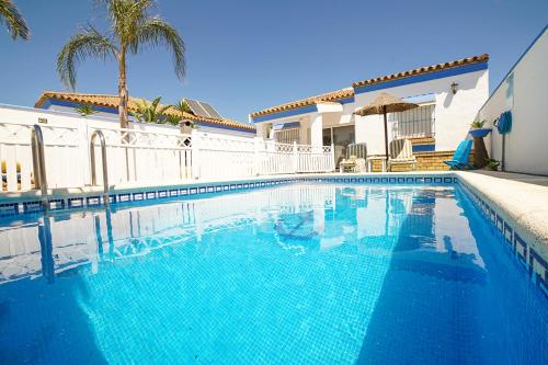 VILLA YUCA CON PISCINA PRIVADA en CONIL DE LA FRONTERA
