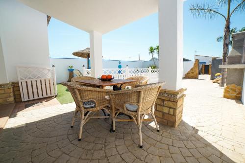 VILLA YUCA CON PISCINA PRIVADA en CONIL DE LA FRONTERA