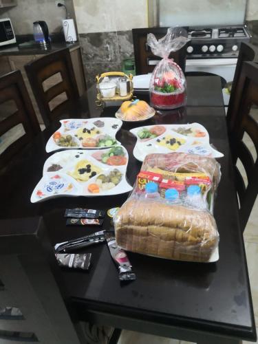 Comida en o cerca de este apartamento