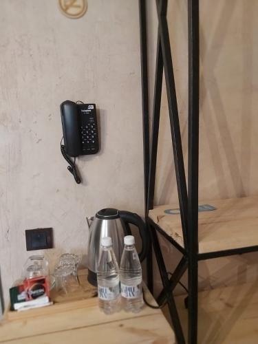 Utensilios para hacer té y café en Valley Park Dilijan
