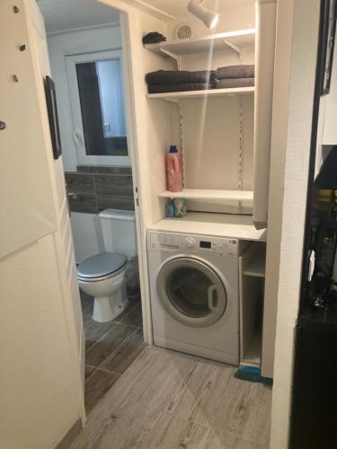 Ένα μπάνιο στο Studio agréable et paisible