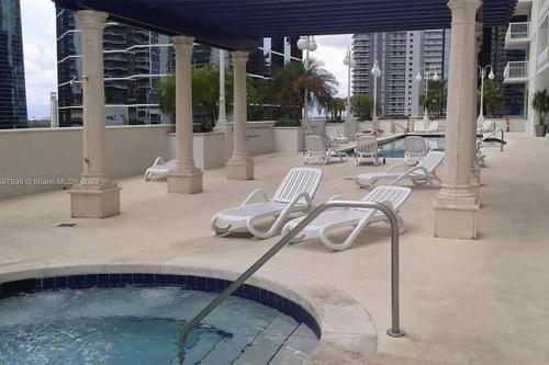 Entire Condo in Brickell steps from Brickell City Centre photo 11