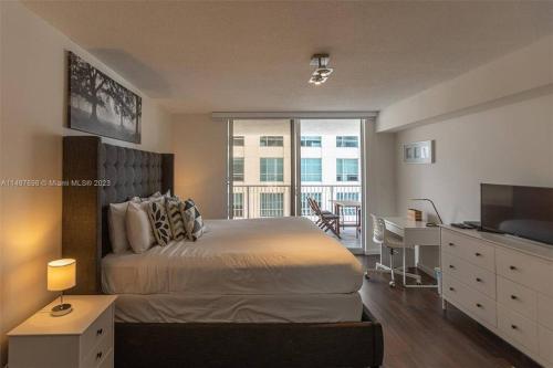Entire Condo in Brickell steps from Brickell City Centre photo 9