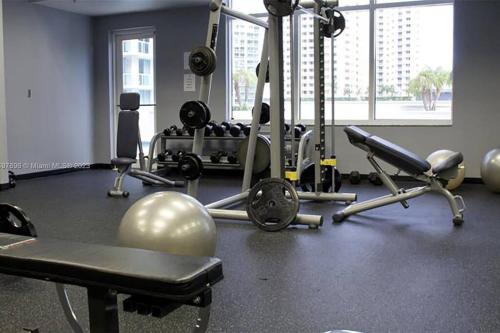 Entire Condo in Brickell steps from Brickell City Centre photo 7