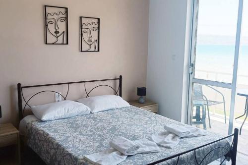 Amazing sea view house 3