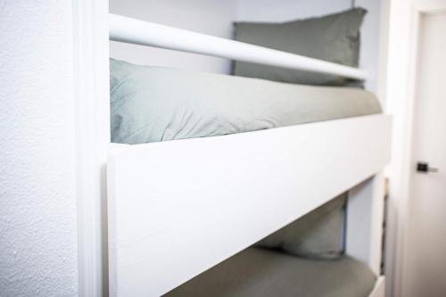 a bedroom with two bunk beds in a room at Condo in Crescent Bar in Quincy