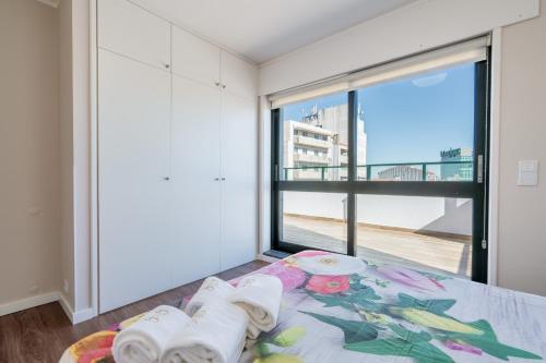 Central Gaia 2BR Large Terrace Parking Metro Near Avenida