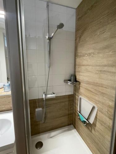 A bathroom at Lake apartaments