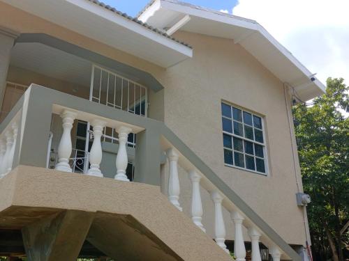 Un balcón o terraza en 2-Bed-Sleeps 5-Private terrace-Sea View-Parking
