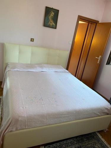 Apartments with parking space Stinjan, Pula - 22993