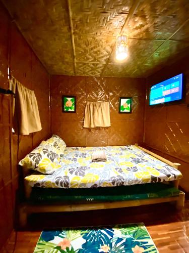 a bedroom with a bed in a room at Eco Park - Albur Rental Properties in Alburquerque