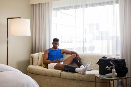 Area soggiorno di The Westin Los Angeles Airport
