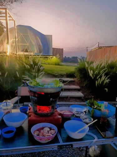Κήπος έξω από το Moon Camp Khaoyai
