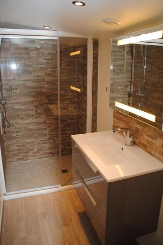 Ένα μπάνιο στο Chalet cosy de Plage entre Biarritz et Hossegor