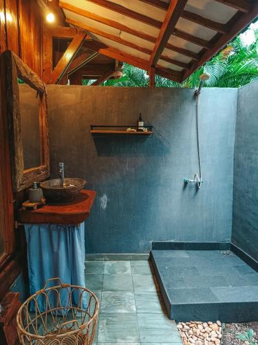 Vannituba majutusasutuses Alaya Ecolodge
