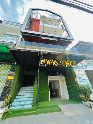 Bygningen som kapselhotellet ligger i