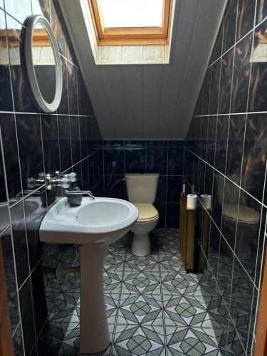 Ένα μπάνιο στο Domek pod Przehybą, Noclegi w okolicy Stary Sącz, Łącko, Szczawnica