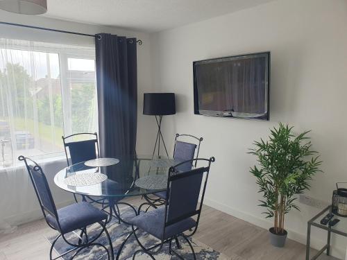 Fotografie z fotogalerie ubytování Sunny Apartment In Cheltenham v destinaci Cheltenham