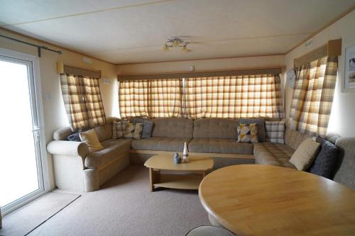 Gallery image of pets go free family 3 Bed Caravan with Decking in Hunstanton