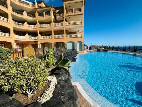 El Nautico Coral Suite - Oceanview Escape