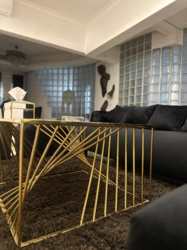 Гостиная зона в APOLO- Modern 1-Bedroom apartment in Heart of Zamalek visits allowed