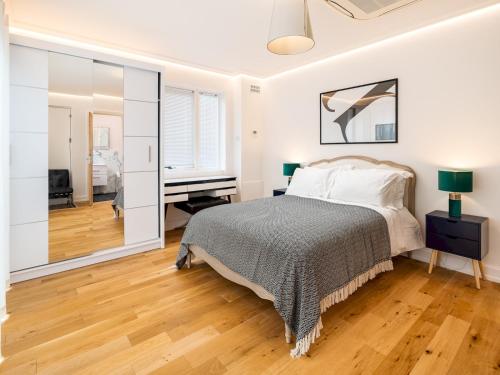 Ένα ή περισσότερα κρεβάτια σε δωμάτιο στο Lux Light Spacious- Chilterns Pass the Keys