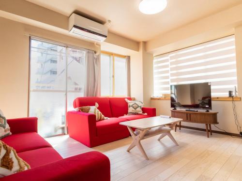 Okubo 10min walk, 2 min to Shinjuku,85 sqm,3BR,Free Wi-Fi , PocketWi-Fi