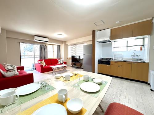 Okubo 10min walk, 2 min to Shinjuku,85 sqm,3BR,Free Wi-Fi , PocketWi-Fi
