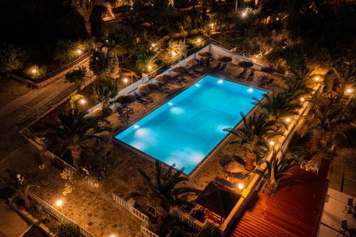 Bazén v ubytování Pappas Hotel nebo v jeho okolí