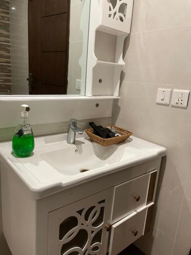A bathroom at Villa Vista Serviced Apartments