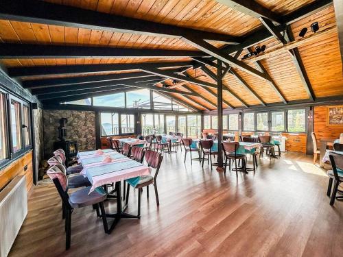 Restoran atau tempat lain untuk makan di Patya BUNGALOV