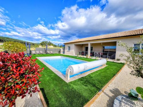En Ardèche Villa de vacances l'Olympe climatisée avec sa piscine privée et chauffée