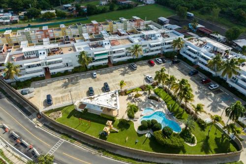 Bazén v ubytování Seven Seas Beach Villa nebo v jeho okolí