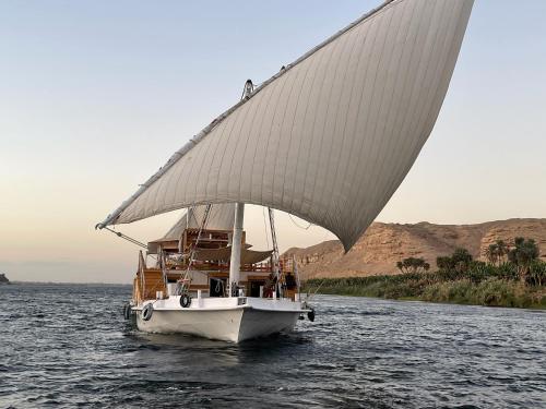 Gallery image of Dahabiya Nile Sailing-Safiya-Aswan to Luxor-every Friday-4 days-3 nights in Aswan