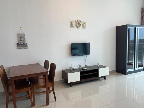 Televisyen dan/atau pusat hiburan di Plazio 1 Bedroom & Studio