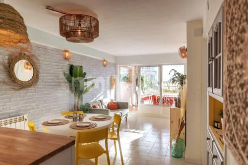 Appartement face à la mer avec parking gratuit libre d'accès