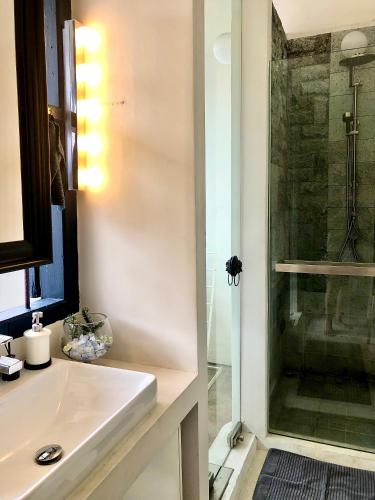 Bilik mandi di 97 Yaowarat - Phuket Old Town